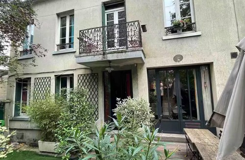 Vincennes House | House + studio + garden, Disney 30'