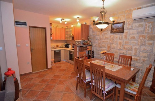 Donje Selo House | House Tihanka (71831-K1) - Grohote