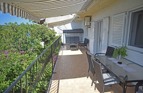 Veliki Drvenik House | House VERONIKA,sea views, charming terrace,tranquility and natural beauty.