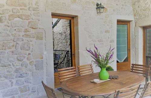 Saint-Dezery House | House Vigneronne