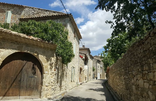 Saint-Dezery House | House Vigneronne