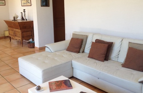 Le Val House | House / Villa - Le Val