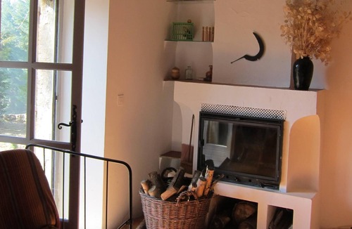 Quinson House | House / Villa - Quinson