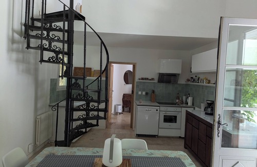 La Capelle-et-Masmolene Villa | House with garden and swimming pool. Near Uzès