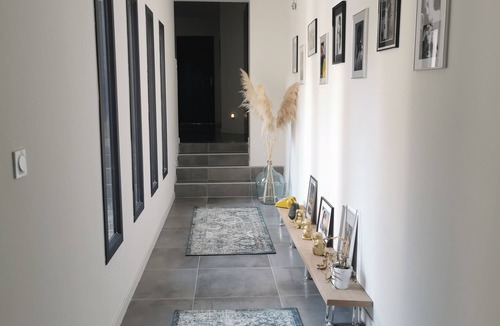 Montredon-des-Corbieres House | House with pool