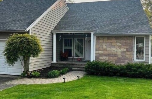 East Quogue House | House w/pool & outdoor dining!n