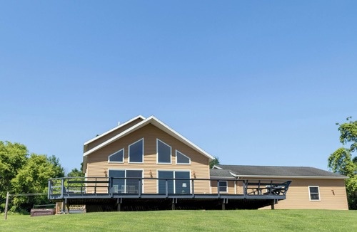 Deansboro House | House w/Scenic Deck, Hot Tub & Barn