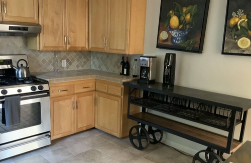 Studio City House | House, walking distance from Universal Studios