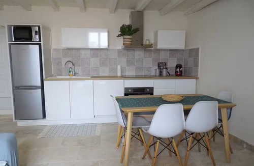 Chateauneuf-de-Gadagne House | House with panoramic terrace