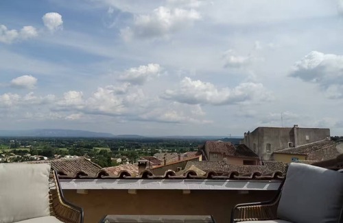 Chateauneuf-de-Gadagne House | House with panoramic terrace