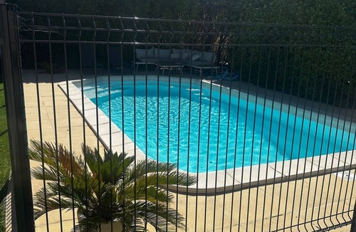 Le Puy-Sainte-Reparade House | House with swimming pool near Aix en Provence