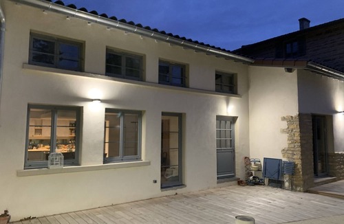 Saint-Cyr-au-Mont-d'Or House | House with pool in a small condominium