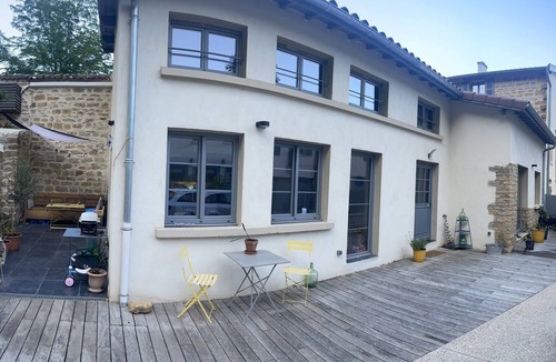 Saint-Cyr-au-Mont-d'Or House | House with pool in a small condominium