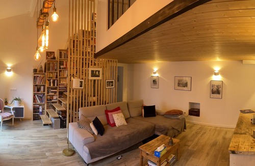 Saint-Cyr-au-Mont-d'Or House | House with pool in a small condominium