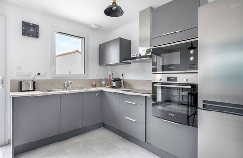 Saint-Michel-Chef-Chef House | House with garden, sleeps 6 adults, 1 child