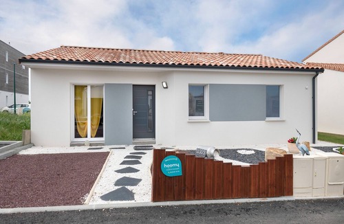 Saint-Michel-Chef-Chef House | House with garden, sleeps 6 adults, 1 child
