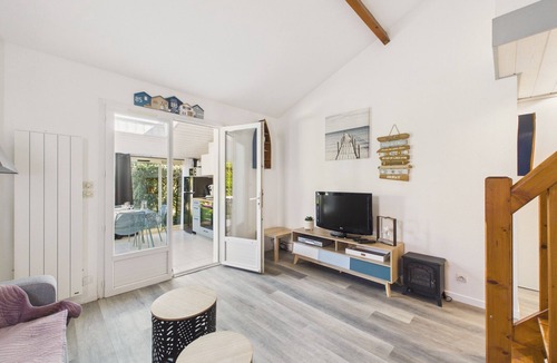 Saint-Michel-Chef-Chef House | House with a pool at 200m from the beach