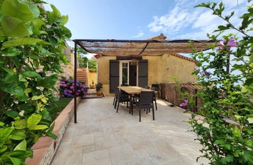 Rayol-Canadel-sur-Mer House | House with sea view for 4-6 persons, only 10 minutes walk from the beach.