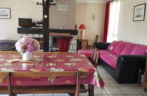 Saint-Hilaire-Peyroux House | House with private ponds