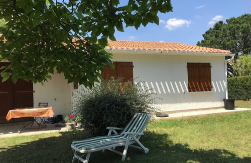 Saint-Vincent-sur-Jard Villa | house with fenced in subdivision quiet environment.