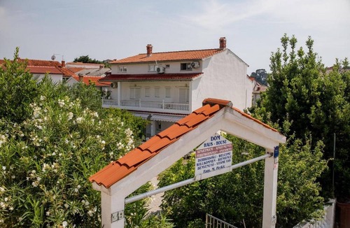 Banjol Villa | house with 3-bedroom apartment in perfect Rab with AC