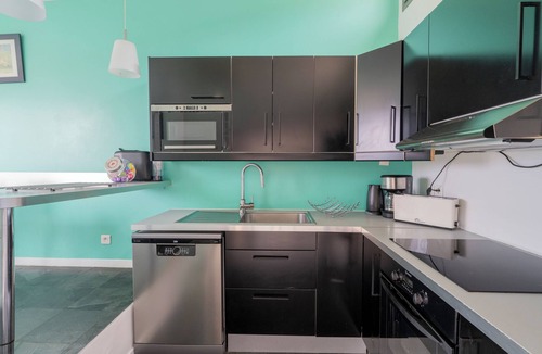 8th Arrondissement House | House with 3 bedrooms, 2 bathrooms, amazing sea view, feet in water