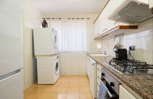 Montgat Apartment | House with 4 bedrooms, 3 bathrooms, located in the old town of Montgat and only 5 minutes from the beach.