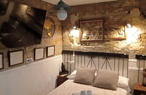Les Roquetes Hostel | House with 9 private rooms