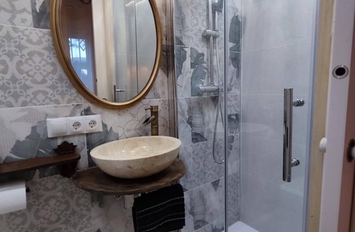 Les Roquetes Hostel | House with 9 private rooms