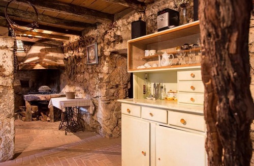 Viskovo House | House with a modern interior and an old taverna