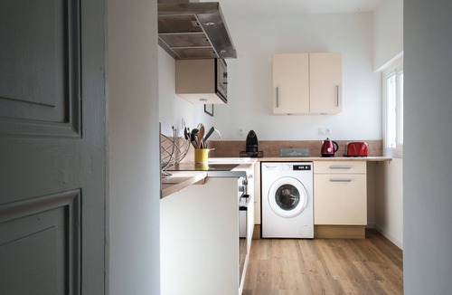 Tours City Centre House | House with AC and garden Tours centre 8 people 4 bedrooms