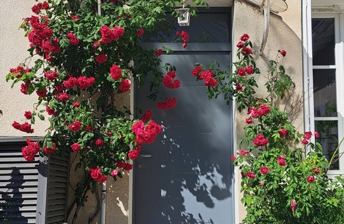 Tours City Centre House | House with AC and garden Tours centre 8 people 4 bedrooms