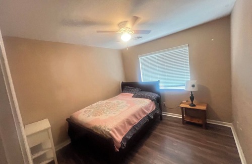 Elk Grove Boat Rental | House with AC in Elk Grove