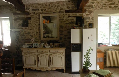Castelnau-de-Brassac House | house with all comfort pets allowed