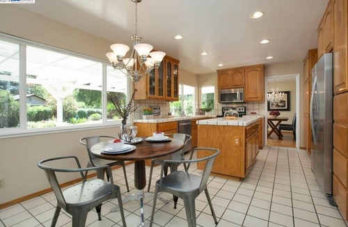 Pleasanton House | House with backyard