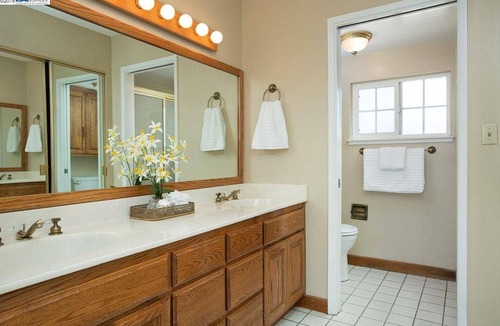 Pleasanton House | House with backyard