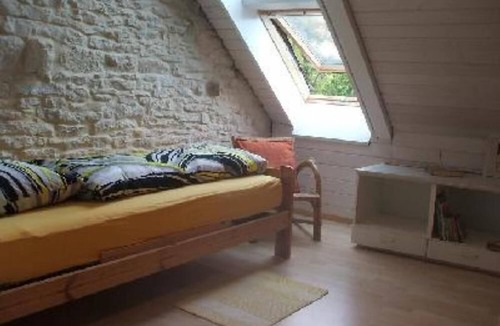 Passenans House | house with balcony and garden