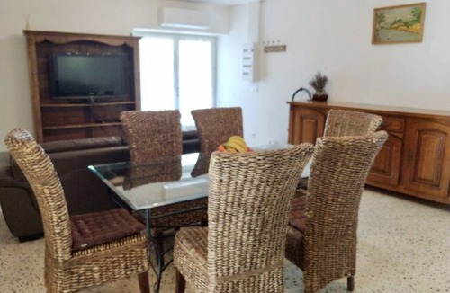 Montfroc House | House with beautiful terrace and large garden for 7 people. Nature and calm.