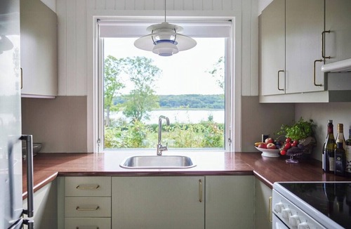 Ronde House | House with beautiful water view in natural setting