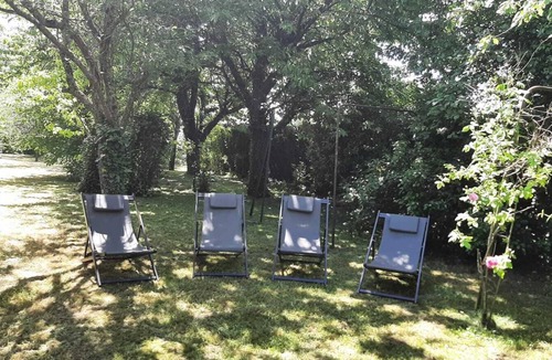 Marolles-sur-Seine House | House with courtyard and garden