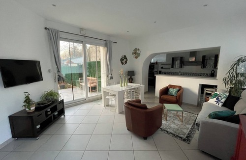Sud Loire House | House with castle view