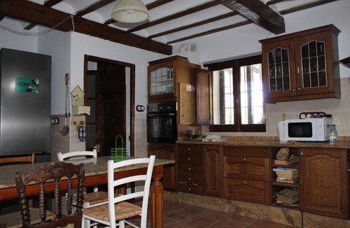 Horcajo de Santiago House | House with pool in the countryside, ideal for groups of family or friends, isolated.