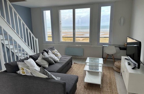 Blonville-sur-Mer House | House with feet in the sand