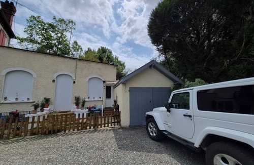Salies-de-Bearn House | House with fenced exterior and garage 2 steps from the spa. 2 adults/1 child