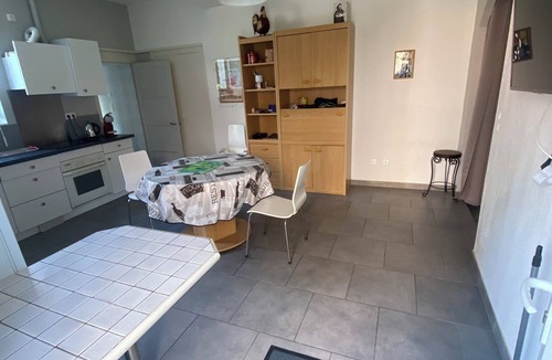Castelsarrasin House | House with fenced garden, garage, very quiet town center.