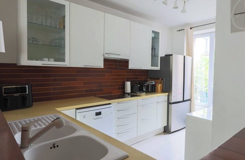 Le Kremlin-Bicetre Apartment | House with garden 4BR/10P near Paris