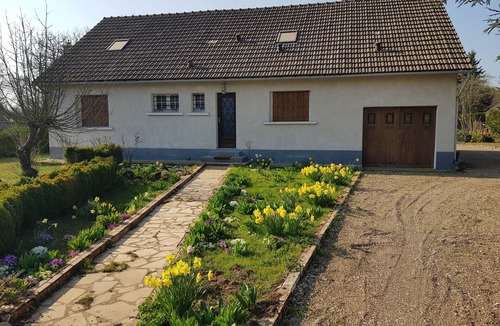 Nogent-sur-Vernisson House | House with heated swimming pool 130 km from Paris