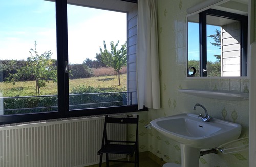Saint-Cast-le-Guildo House | House with breathtaking view on the sea at 100m, large garden with tennis court.