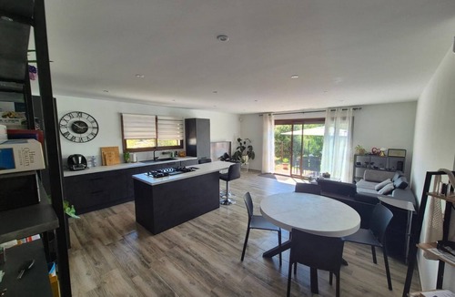 Le Somail House | House with heated pool, inflatable spa and sauna