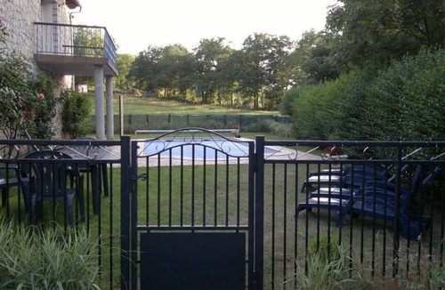 Neussargues en Pinatelle House | house with fully equipped pool in Cantal